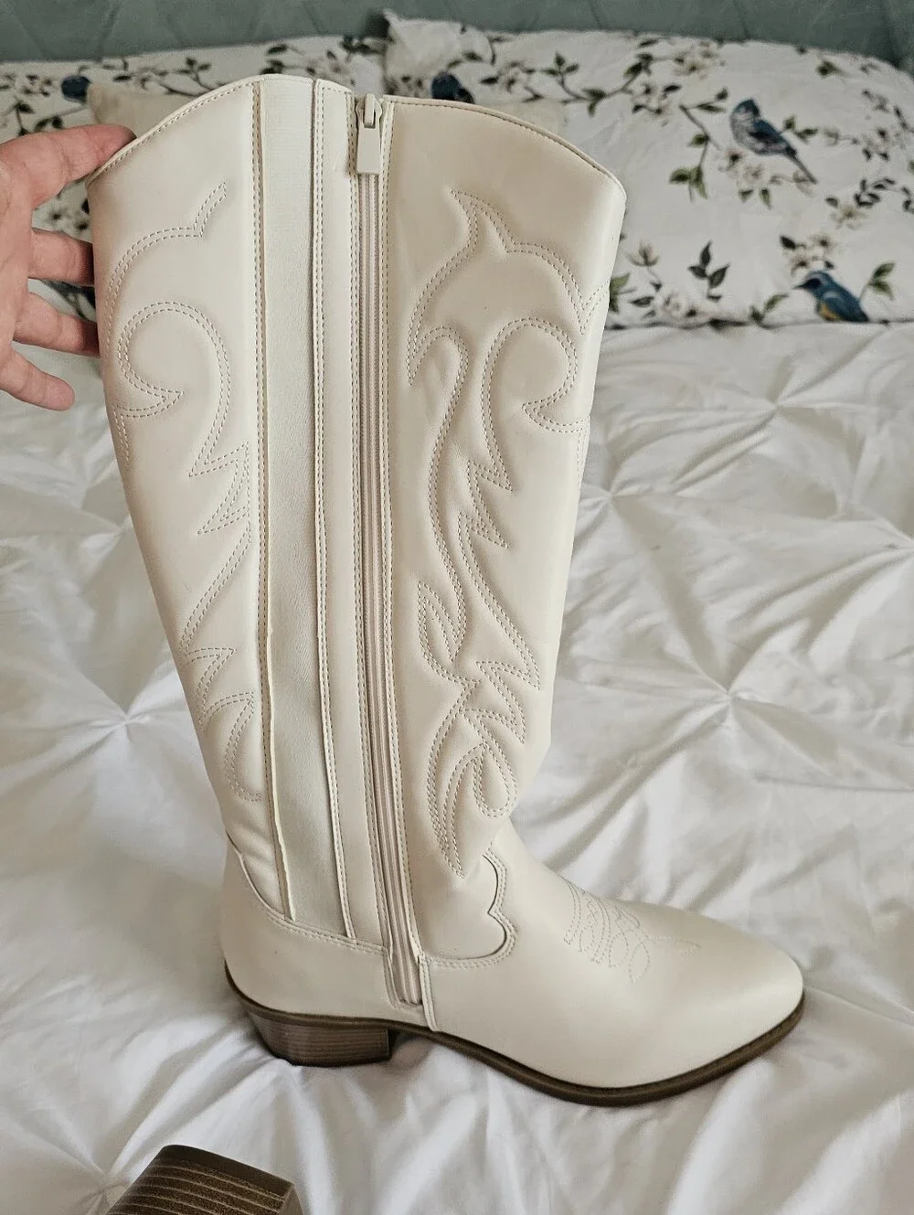 Torrid Cream Western Knee-High Cowboy Boots (NWT)